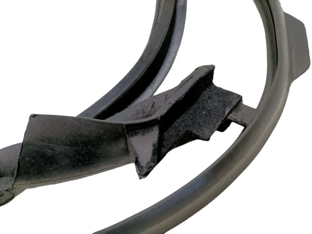 MB-126.SEC.専門ガレージ-560SEC-後期型各種部品販売 W126 SEC Coupé sealing frame door left new - MBZCLASSICPARTS GmbH