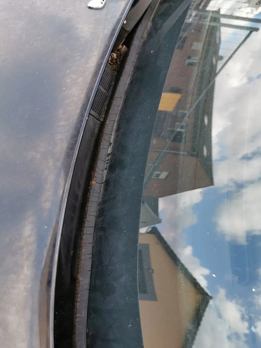 W126 S SE SEL SEC Abdichtung zw. Mittelstück Windschutzscheibe Neu  