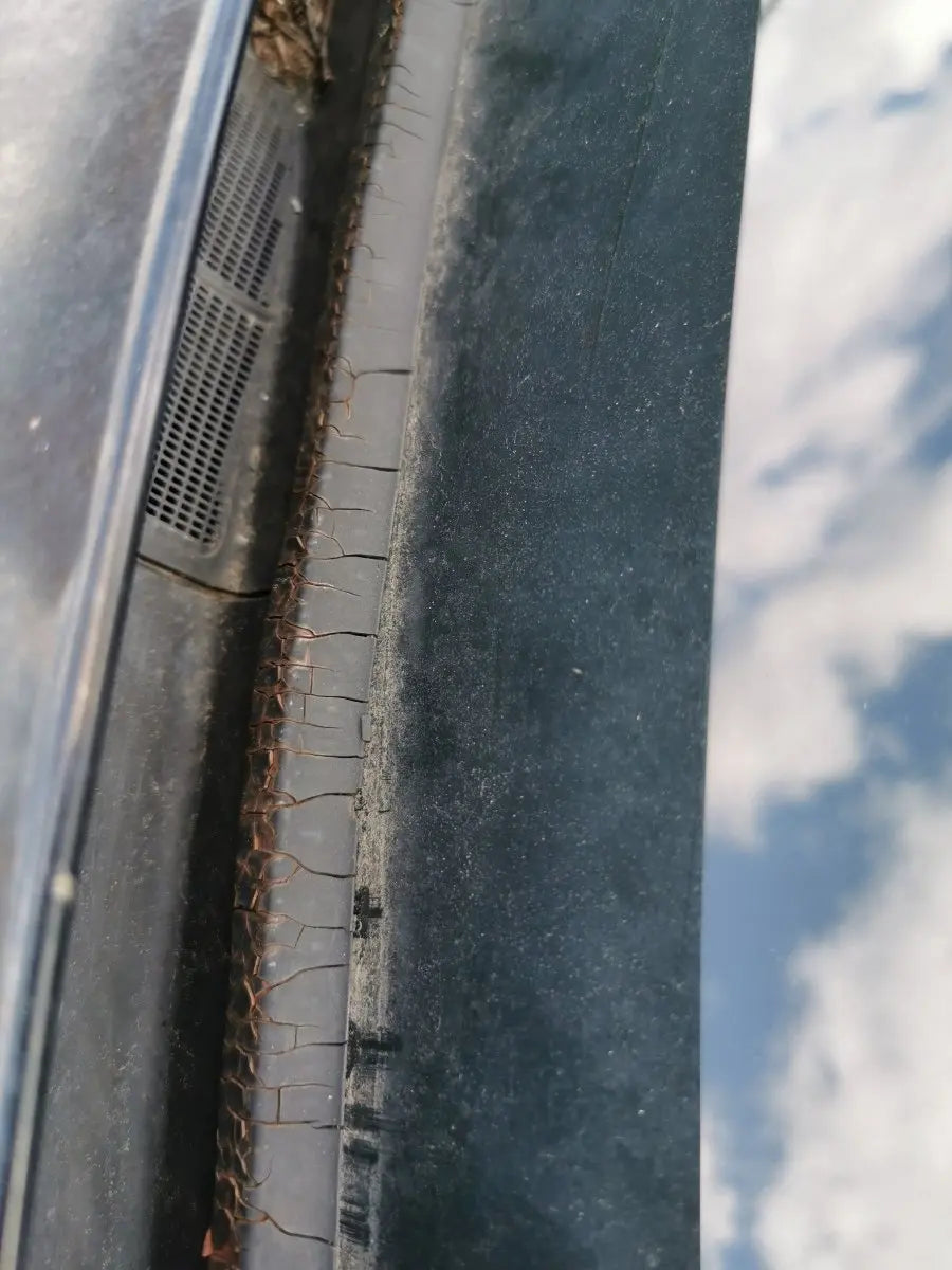 W126 S SE SEL SEC Abdichtung zw. Mittelstück Windschutzscheibe Neu  